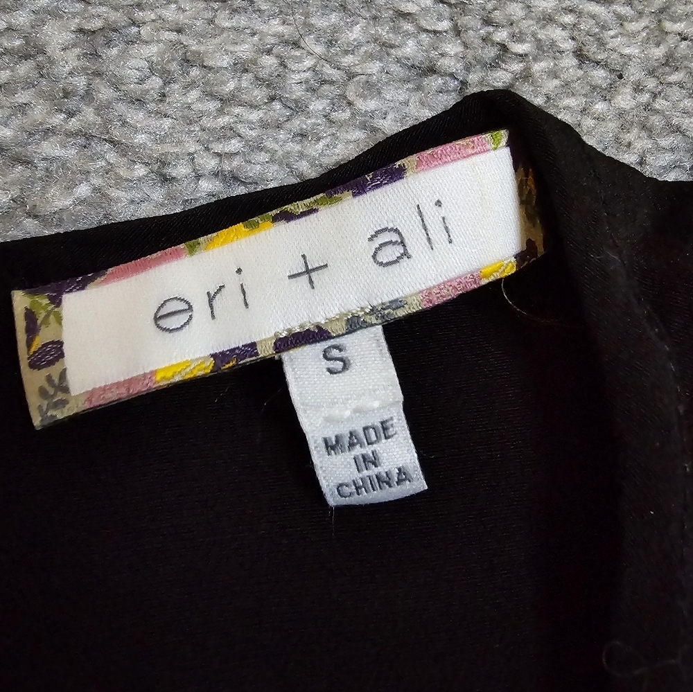 Anthropologie eri & ali Misha Embroidered Ruffle Swing Top Size Small - Picture 3 of 7